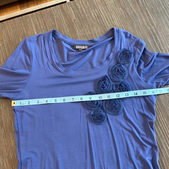 Nicole Miller original ladies three-quarter sleeve blouse.  Size XS. - Picture 5 of 10